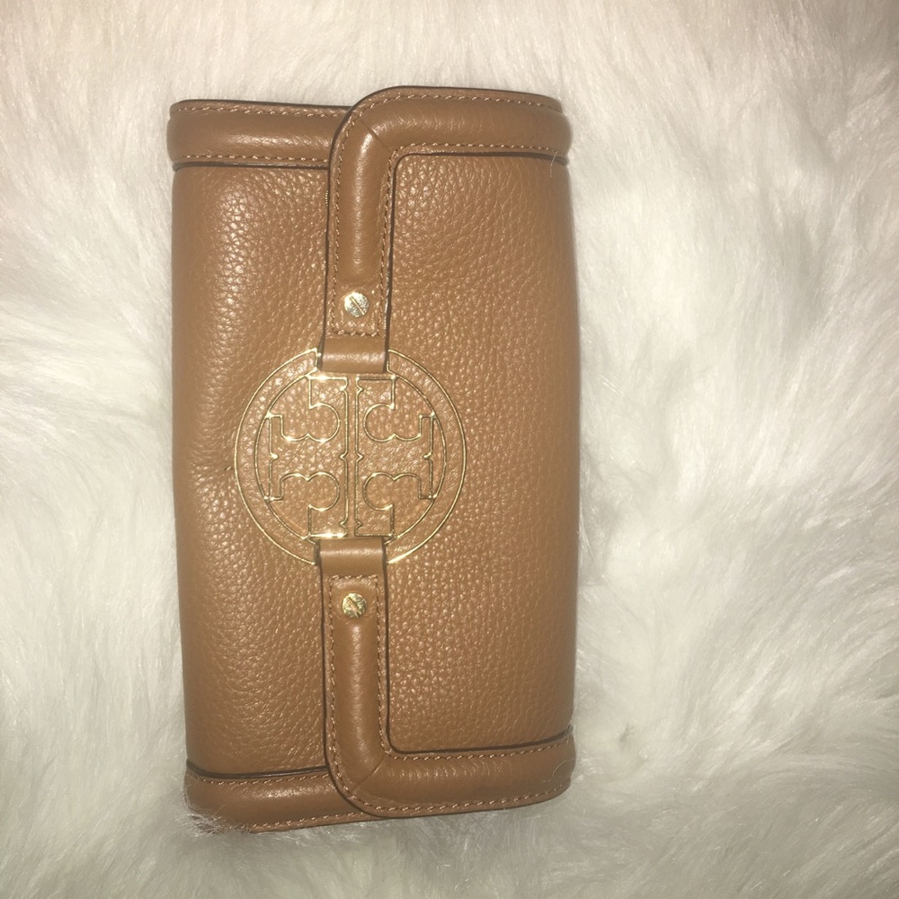 Authentic Tory Burch Amanda Envelope Wallet